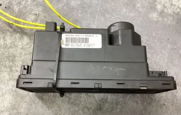 Mercedes-Benz SLK R170 Central locking vacuum pump A1708000648 002200061 00782838