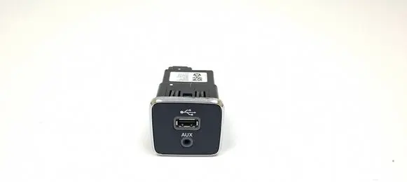 Jeep Compass AUX in-socket connector 6XG28DX9AC 53223309 3337303101