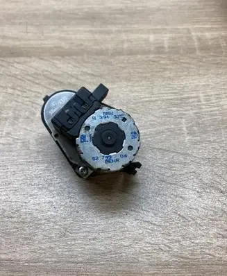BMW 3 E46 Air flap motor/actuator 8391375