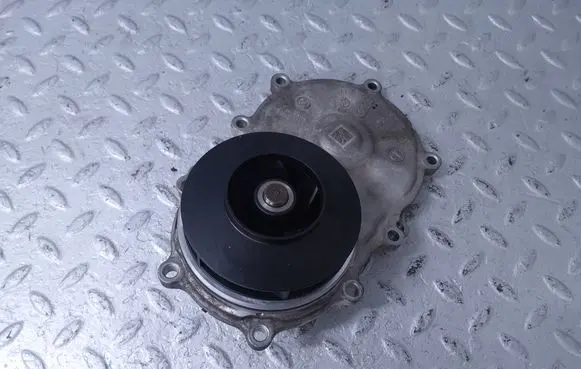 Audi Q7 4M Water pump 057121008M 057121008L