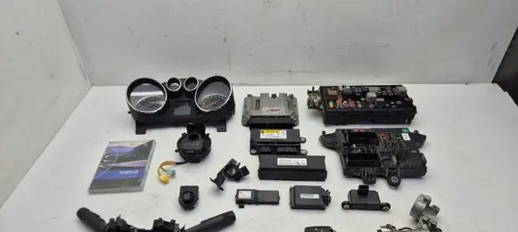 Opel Insignia A Engine ECU kit and lock set 55574903