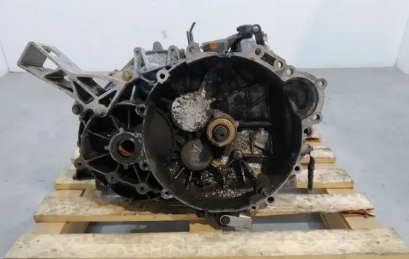Volvo S60 Manual 5 speed gearbox 666R7002BC