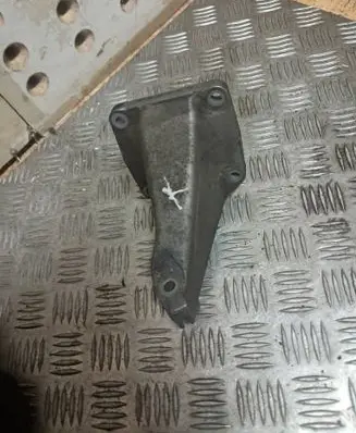 Mercedes-Benz SLK R170 Engine mounting bracket A1112231804
