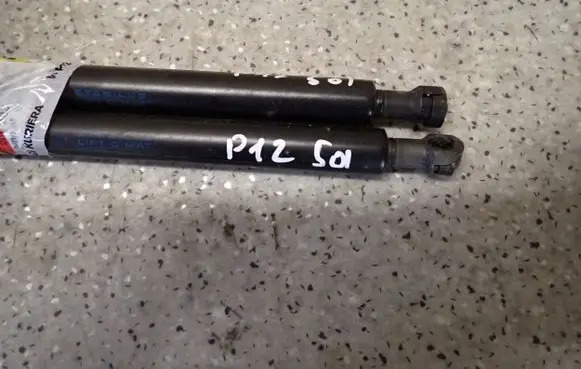 Nissan Primera Tailgate strut 