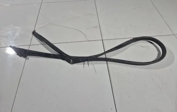 Renault Laguna II Rubber seal front coupe door 