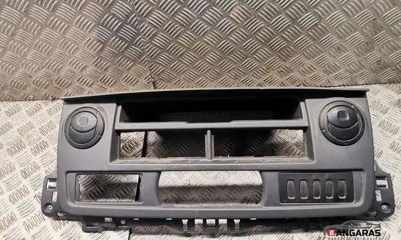 Renault Master II Radio/GPS head unit trim R631S321