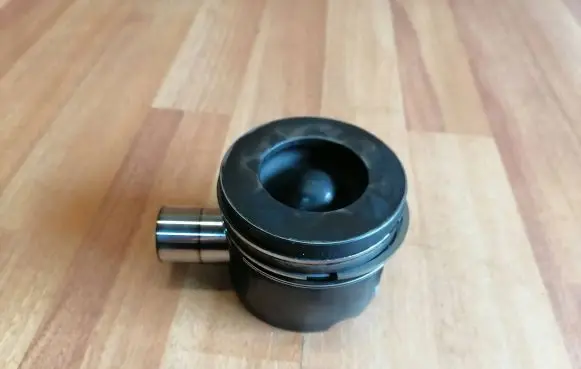Piston