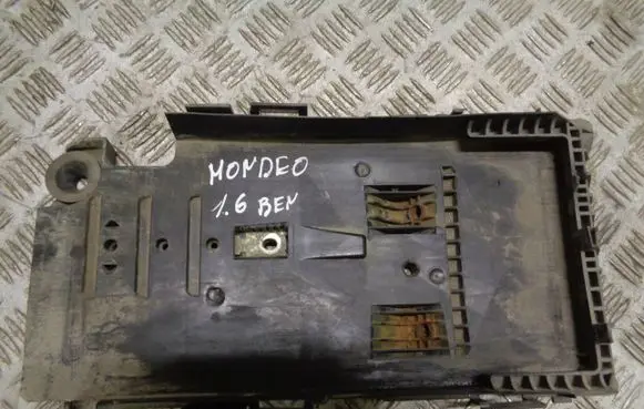 Ford Mondeo MK IV Battery tray 6G9110723A