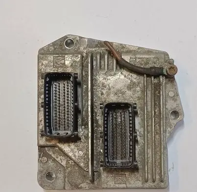 Opel Zafira B Engine control unit/module 55562549 MT35E23 FHDP