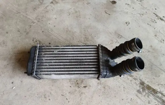 Citroen DS3 Intercooler radiator 9684311680