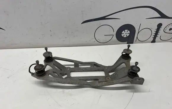 Volvo C40 A/C compressor mount bracket 32352687 27348077