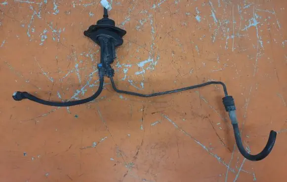 Mazda 3 I Clutch master cylinder 3M517A543AF