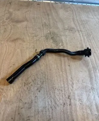 Mercedes-Benz C W205 Breather hose/pipe A6510105811