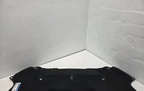 Engine bonnet/hood sound/heat insulation