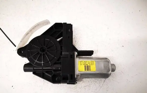 Volvo S60 Front door window regulator motor 966268103