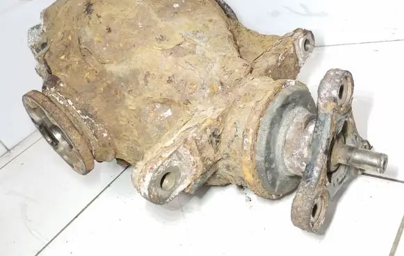 BMW 1 E81 E87 Rear differential 7566169