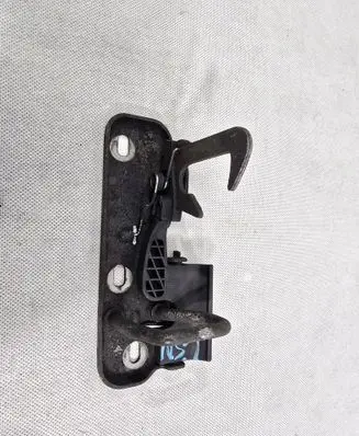 Volkswagen Tiguan Engine bonnet/hood lock/catch 1K0823480