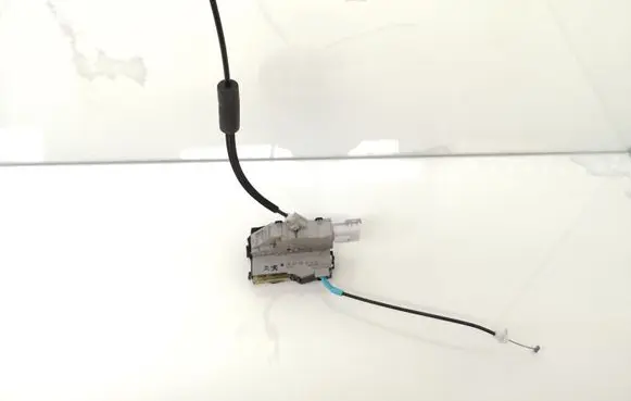 Citroen C6 Front door lock 9681330680Q 40627138
