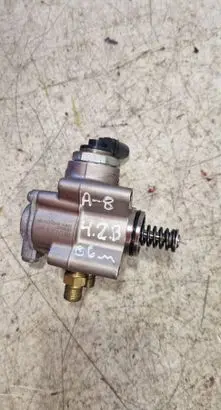 Audi A8 S8 D3 4E Fuel injection high pressure pump HFS853 HPP0022