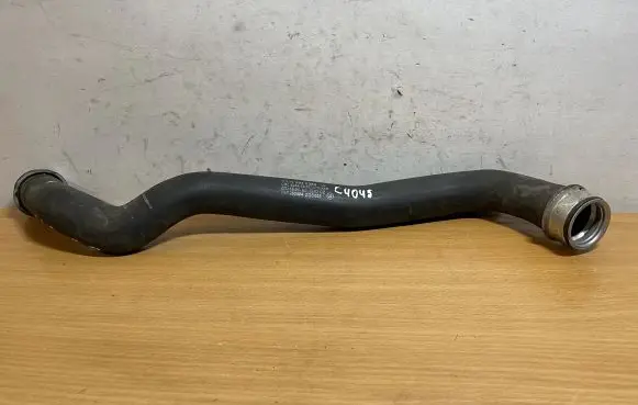Mercedes-Benz E W211 Engine coolant pipe/hose A2115015382 C4045