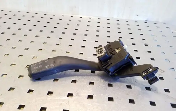Volkswagen Touran I Indicator stalk 1K0953513A