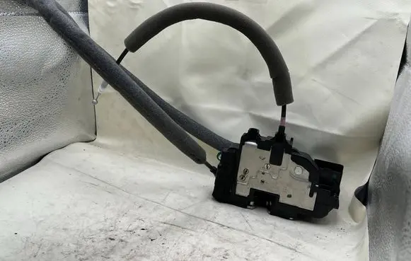 Nissan Almera N16 Rear glass lock/latch T1875 80501JX50A