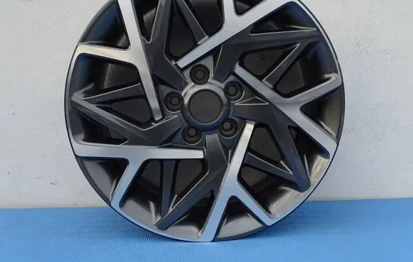 Hyundai Kona I R18 alloy rim 52910CM300