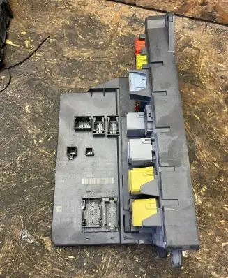 Mercedes-Benz Sprinter W906 Fuse module A9069003502 A9069014500 A9069024301