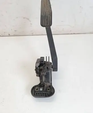 Volvo V70 Accelerator throttle pedal 6PV00853713 30683514