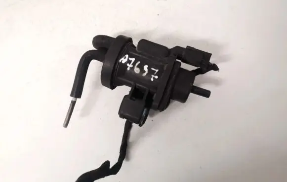 Mercedes-Benz C W203 Turbo solenoid valve a0005450527