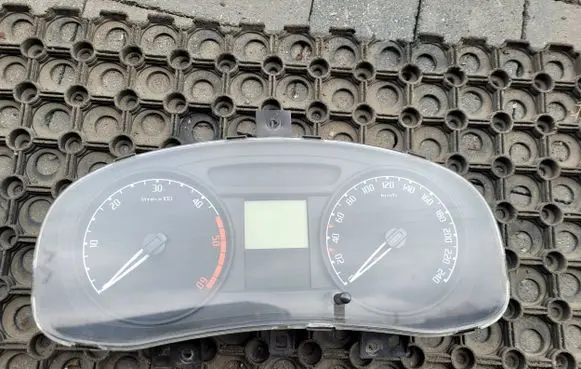 Skoda Fabia Mk2 (5J) Speedometer (instrument cluster) SKZ7Z015476386 5J0920801C V2802476