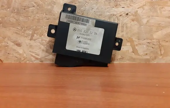 Mercedes-Benz E W210 Door central lock control unit/module 2108205226 2653