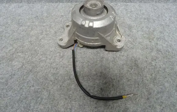 Mercedes-Benz GLC X253 C253 Engine mount bracket