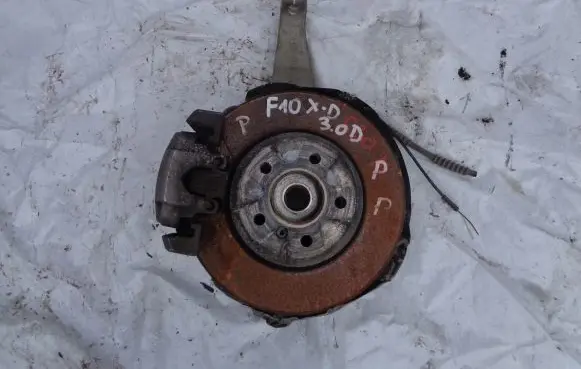 BMW 5 F10 F11 Front wheel hub spindle knuckle 245625485