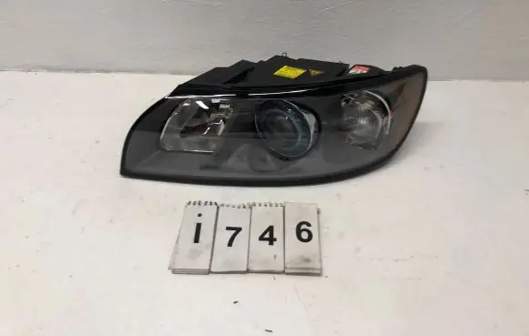 Volvo V50 Headlight/headlamp 31335242