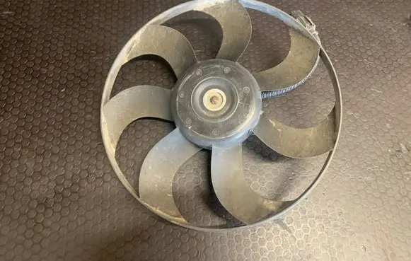 KIA Sorento Electric radiator cooling fan A005317