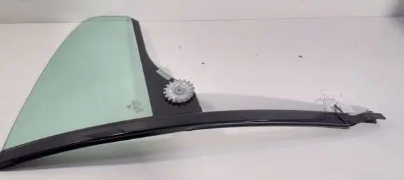 BMW 6 F06 Gran coupe Rear vent window glass 51357276971 51357275379