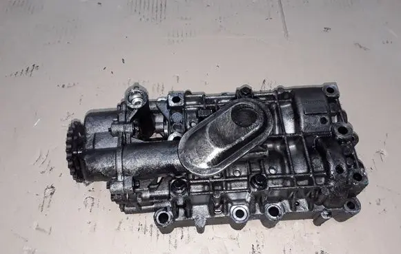 Land Rover Freelander 2 - LR2 Oil pump balance shaft 9636898380