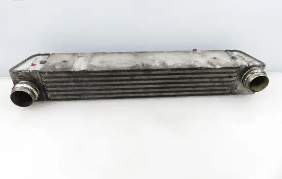 BMW 5 E60 E61 Intercooler radiator 7795823