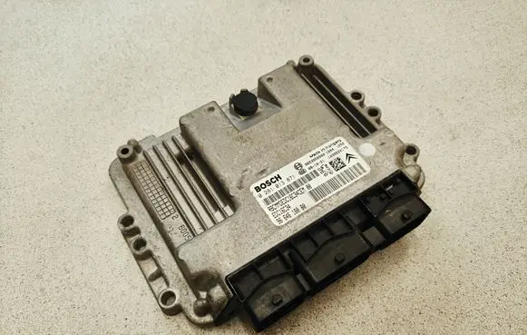 Peugeot 207 CC Engine control unit/module 9653958980 9664618080 0281013871