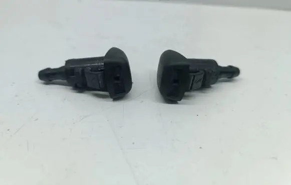 Hyundai i20 (PB PBT) Windshield washer spray nozzle 
