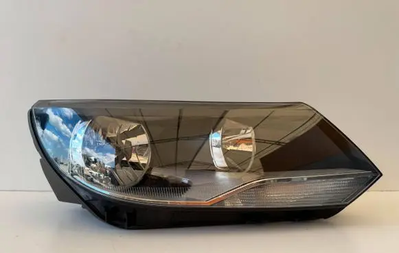 Volkswagen Tiguan Headlight/headlamp 5N1941006C