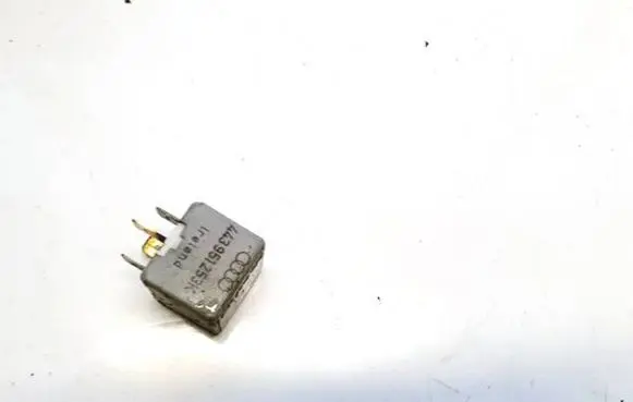 Audi A4 S4 B5 8D Other relay 443951253k 899512000