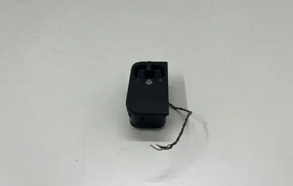 Mercedes-Benz EQB Steering wheel heating switch 1014099514