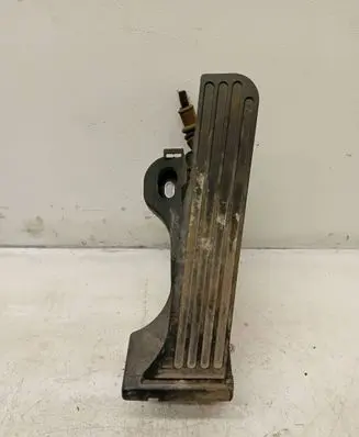 Volkswagen Touran I Accelerator throttle pedal 1T1721503E 6PV00868900
