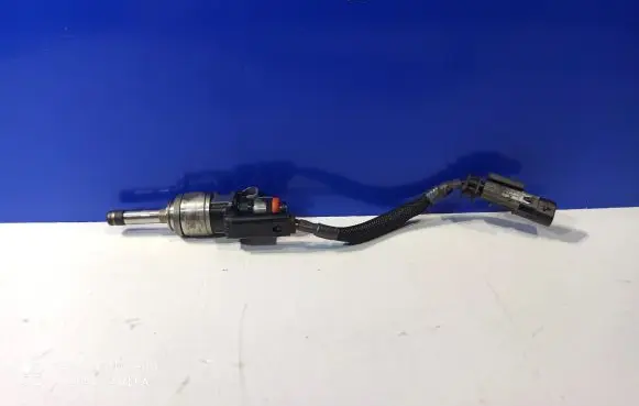 Volvo S60 Fuel injector 32140134 31432778