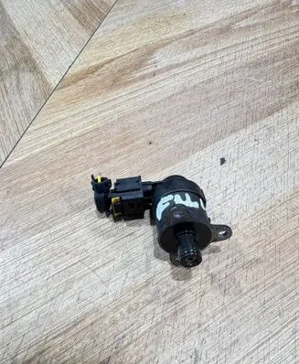 Opel Insignia A Fuel pressure sensor 0928400680 9911642529
