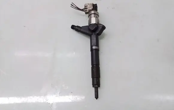 Nissan Primera Fuel injector 16600AU600