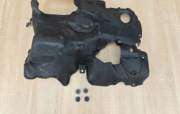 BMW 4 G22 G23 G24 G26 Heat shield in engine bay 8583378