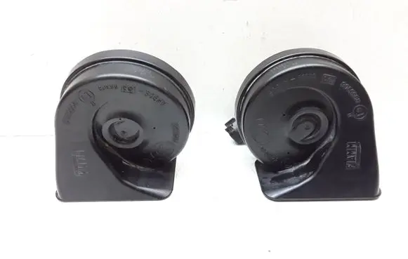 Volvo V70 Horn signal 08635071 08635072